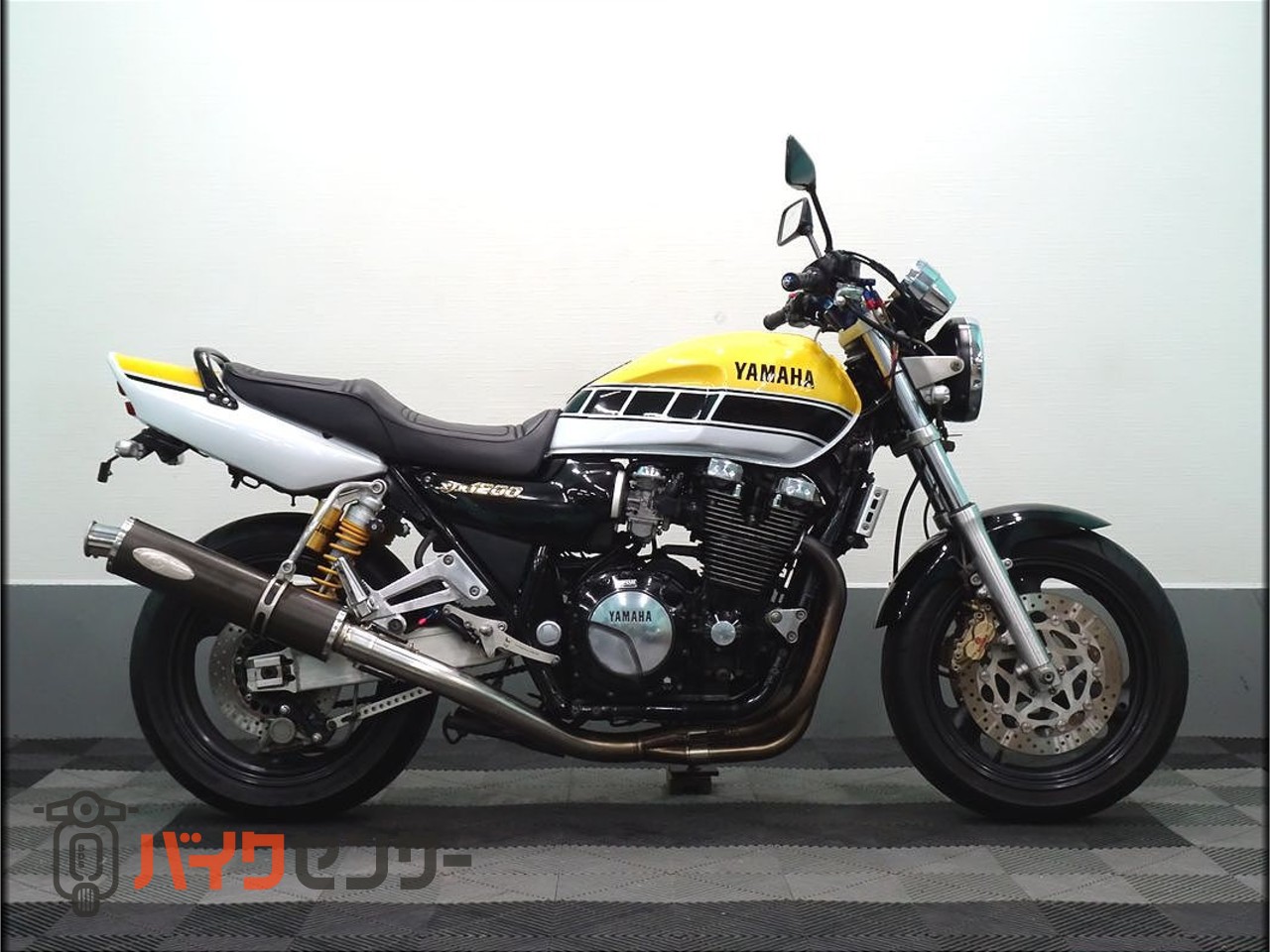 ヤマハ XJR1200 ストロボカラー インターカラー ノジマ バックステップ