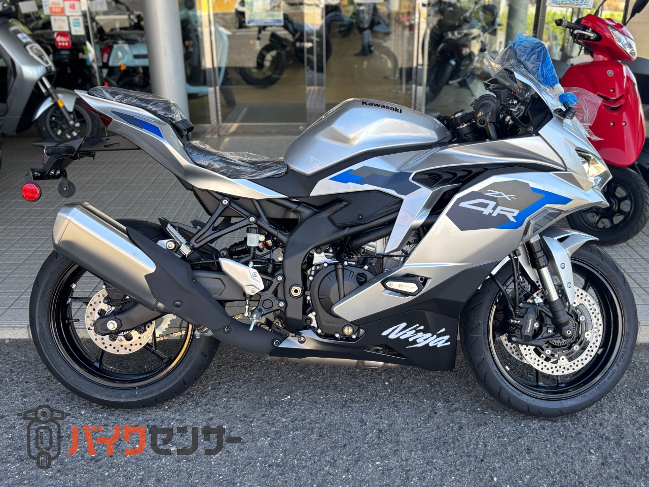 カワサキ Ninja ZX-4R SE 2027年モデル シルバー 新車 B686835| BDS