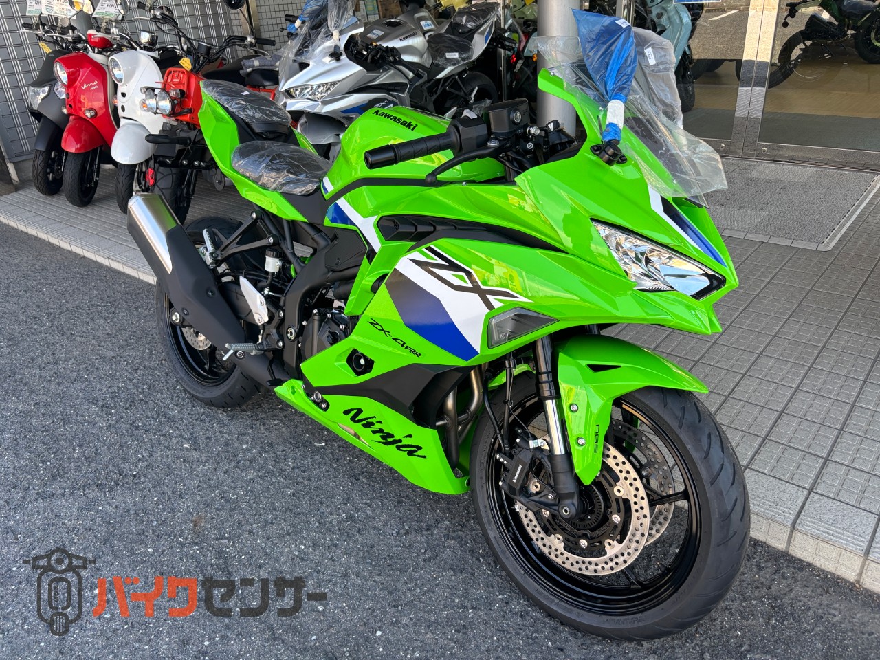 カワサキ NINJA ZX-4RR 2027年モデル ライムグリーン 新車 B686836