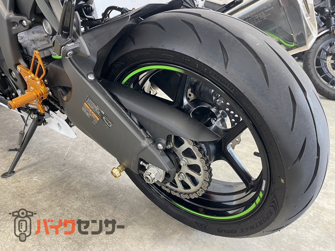 カワサキ ZX-6RA KRT EDITION ミドルクラスSSの雄の躍動する存在感を