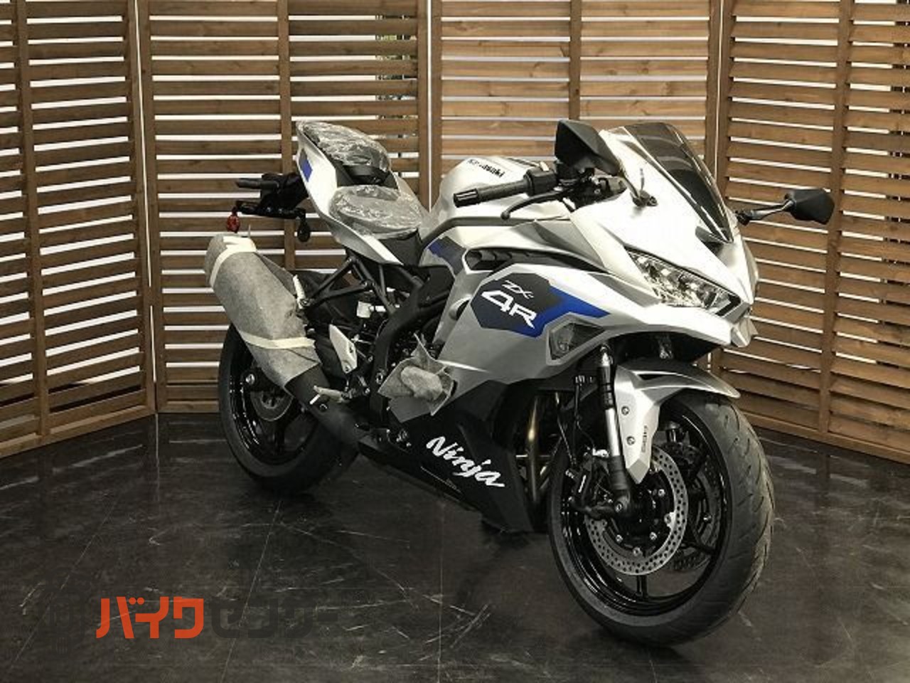 カワサキ ZX-4R [SE] 2027年モデル・ギャラクシーシルバー B687386
