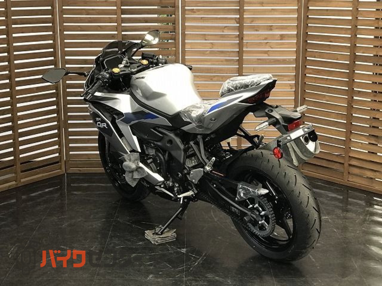 カワサキ ZX-4R [SE] 2027年モデル・ギャラクシーシルバー B687386