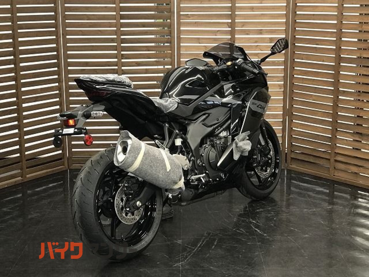くろせ。ページ カワサキ ZX-4R [SE] 2027年モデル・メタリックマットグラフェン