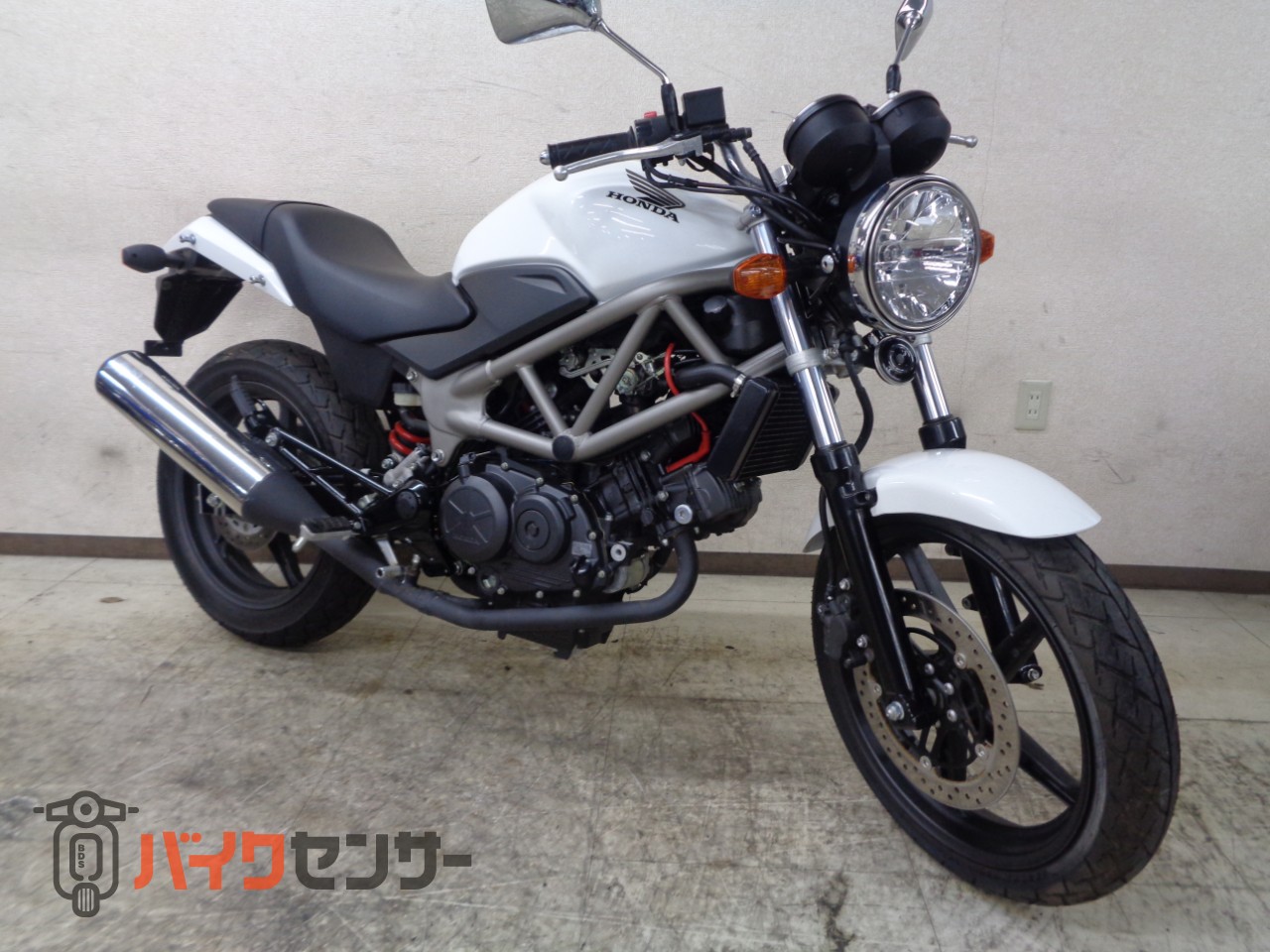 ホンダ VTR250 インジェクションモデル パールフェイドレスホワイト