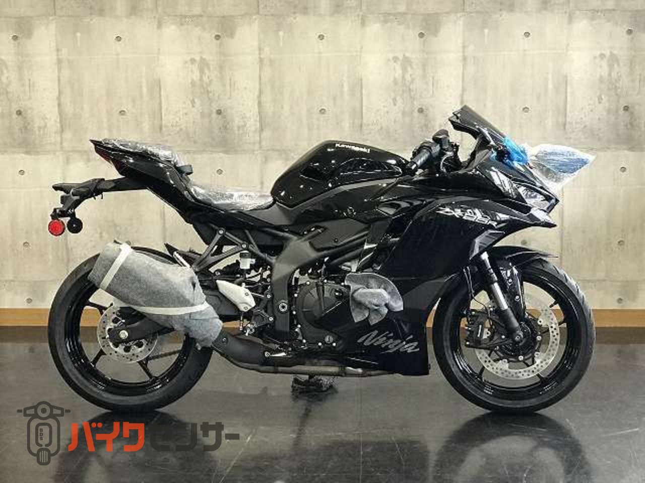 カワサキ Ninja ZX-25R SE 2027年モデル メタリックスパークルブラック