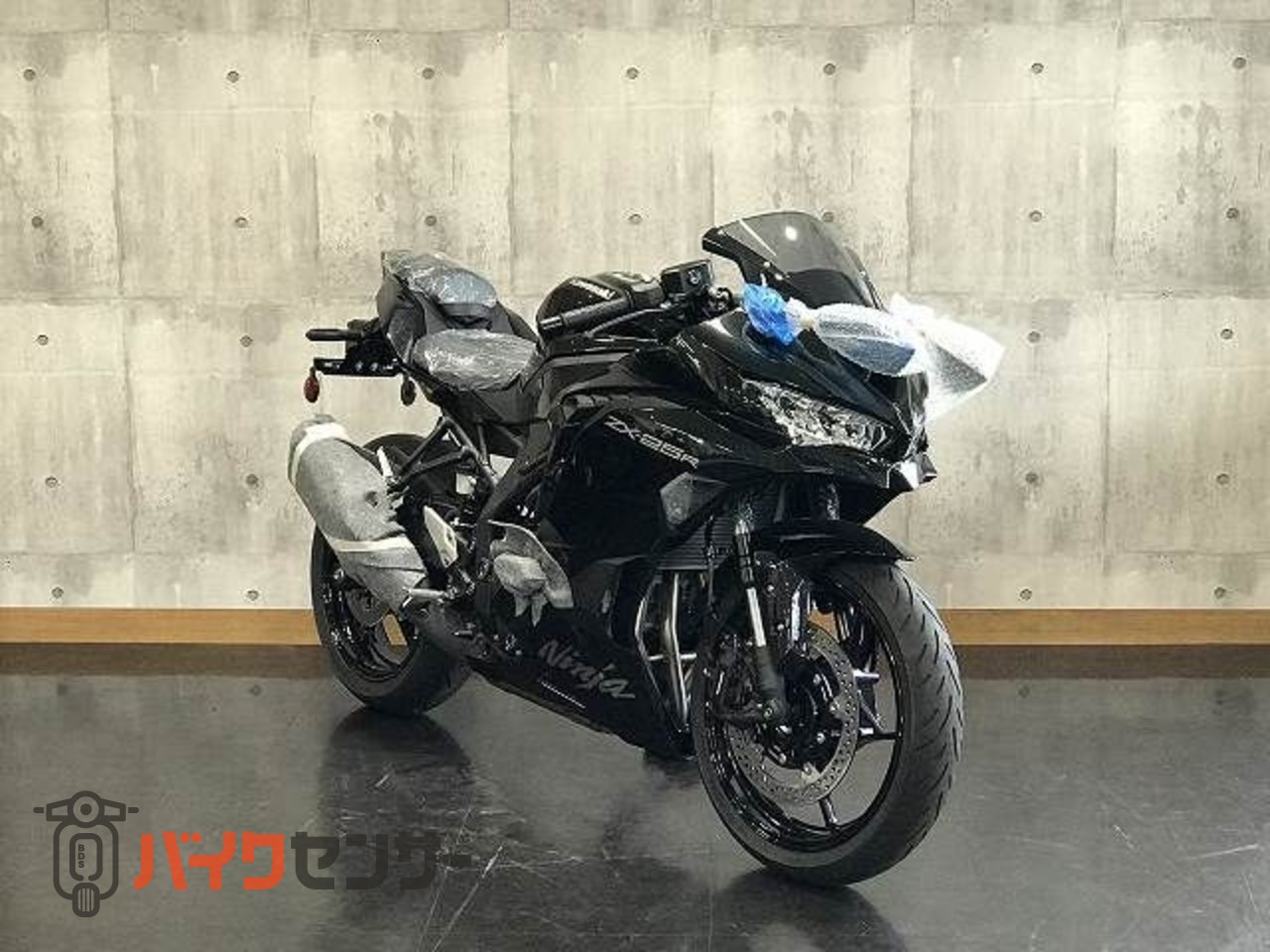 カワサキ Ninja ZX-25R SE 2027年モデル メタリックスパークルブラック