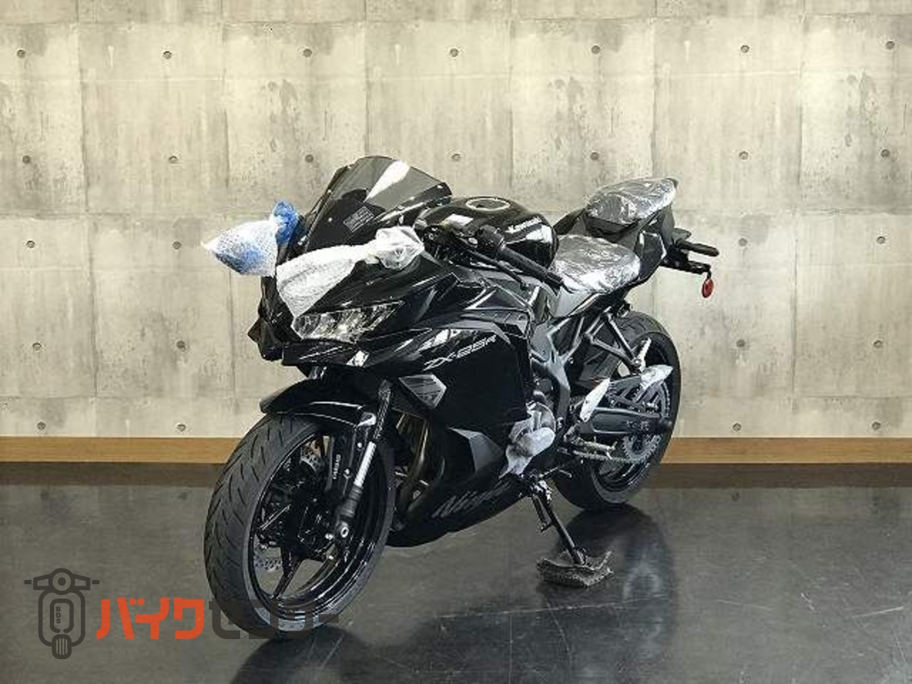 カワサキ Ninja ZX-25R SE 2027年モデル メタリックスパークルブラック