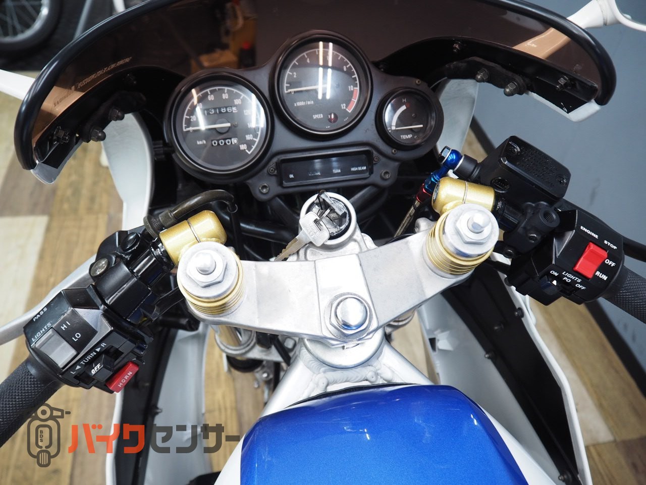 ヤマハ TZR250 2XT 藤原カラー SSイシイマジックファイヤー・シングル