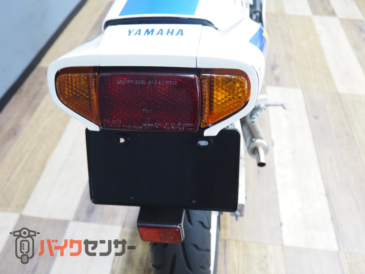 ヤマハ TZR250 2XT 藤原カラー SSイシイマジックファイヤー・シングル