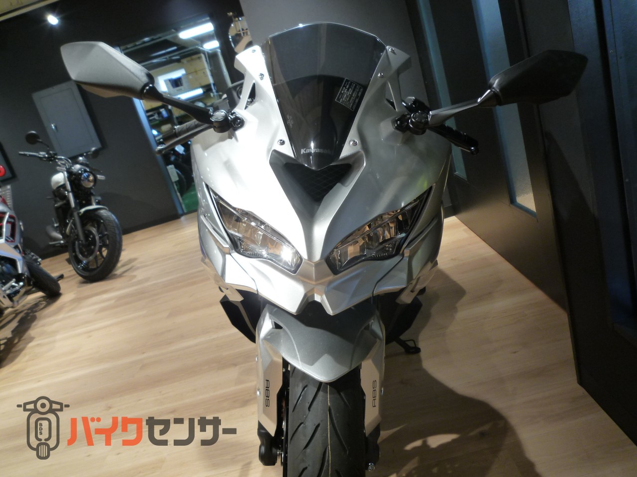 カワサキ Ninja ZX-4R SE 2027年 シルバー B688933| BDSバイクセンサー