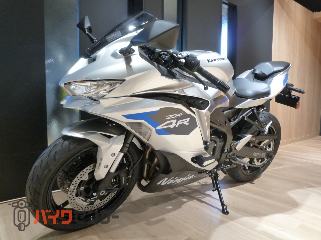 カワサキ Ninja ZX-4R SE 2027年 シルバー B688933| BDSバイクセンサー