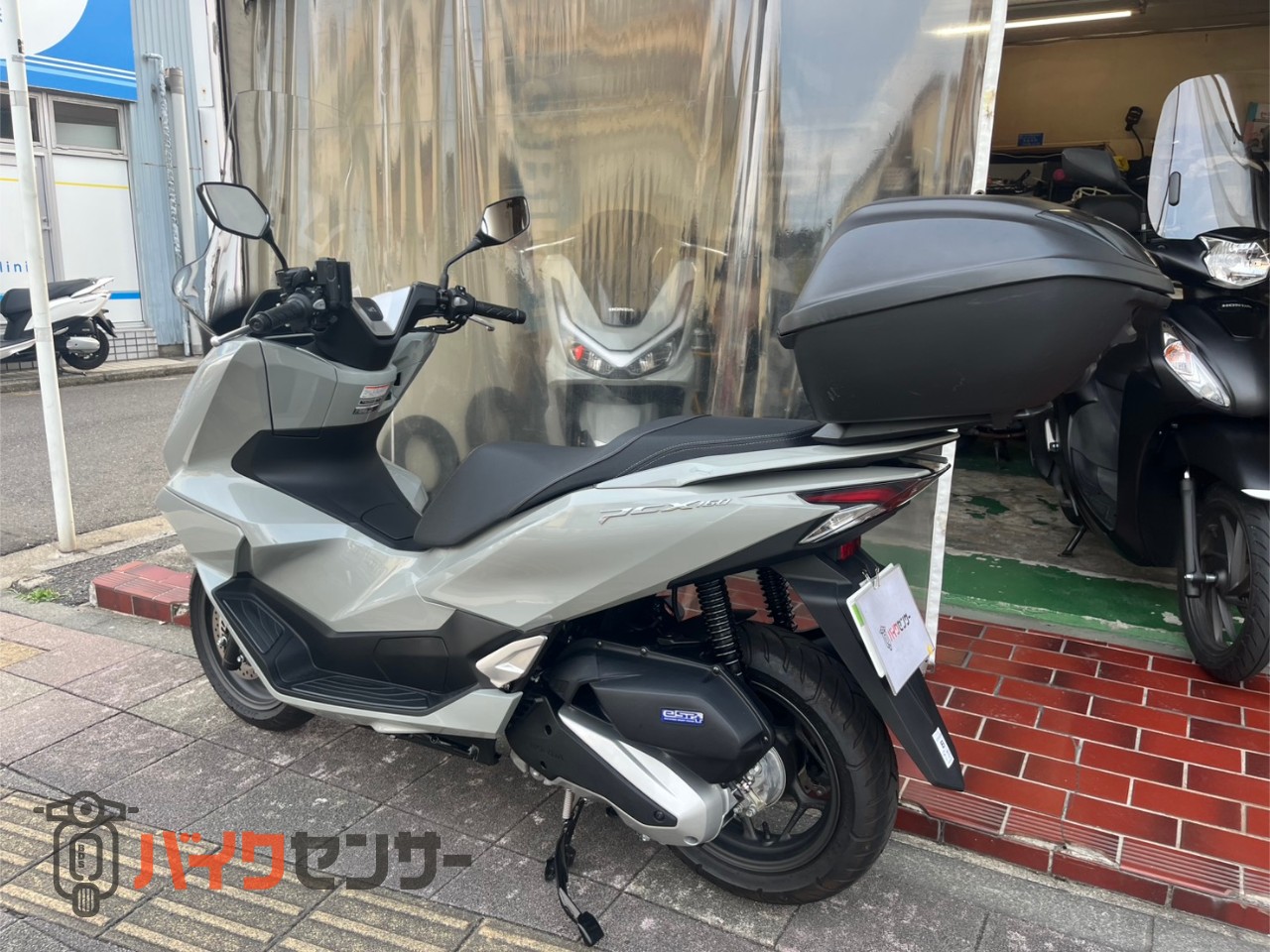 ホンダ PCX160当日納車可能！ロングスクリーン リアボックス 快適装備