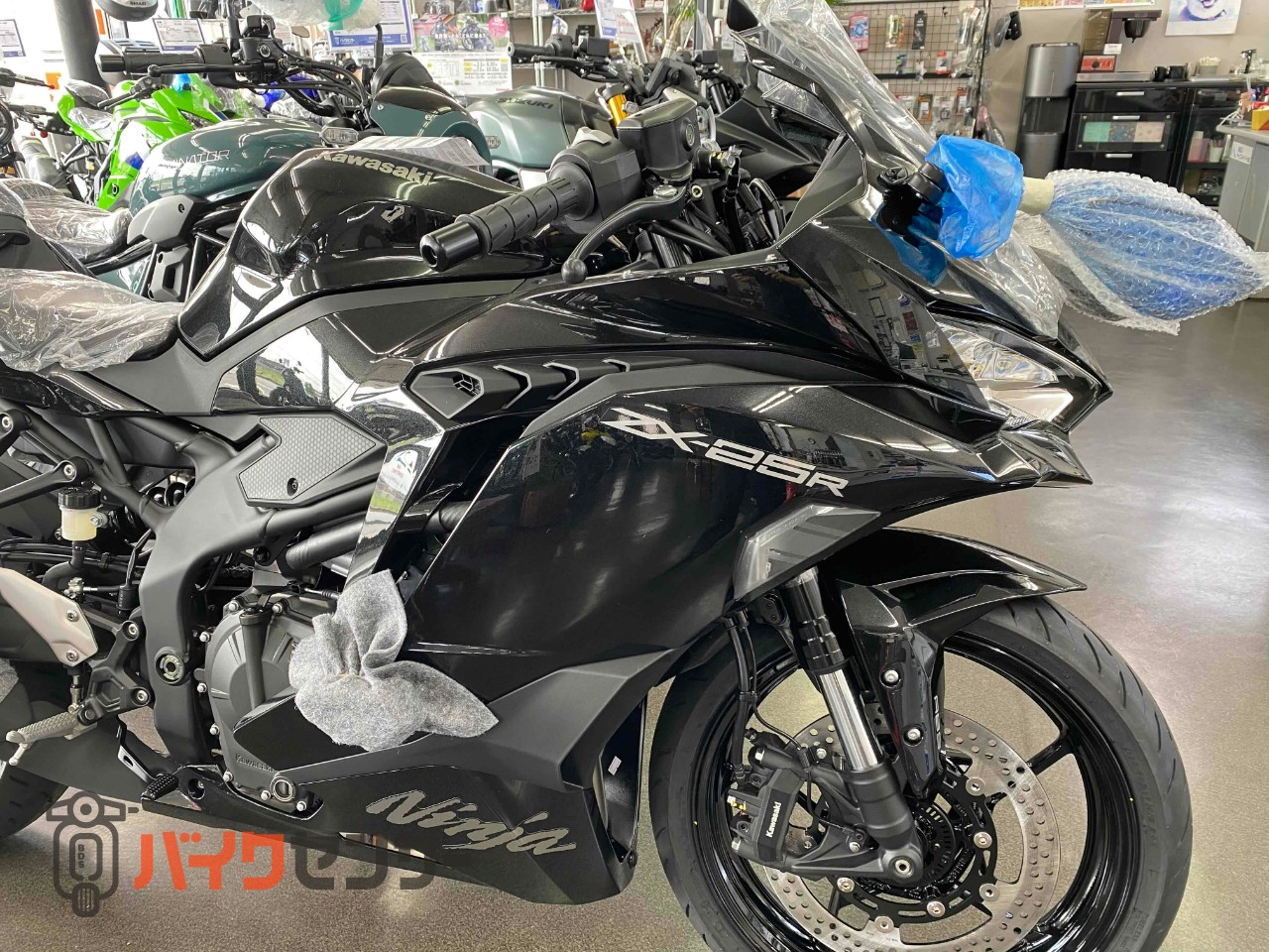 カワサキ Ninja ZX-25R SE 2027年モデル B690384| BDSバイクセンサー