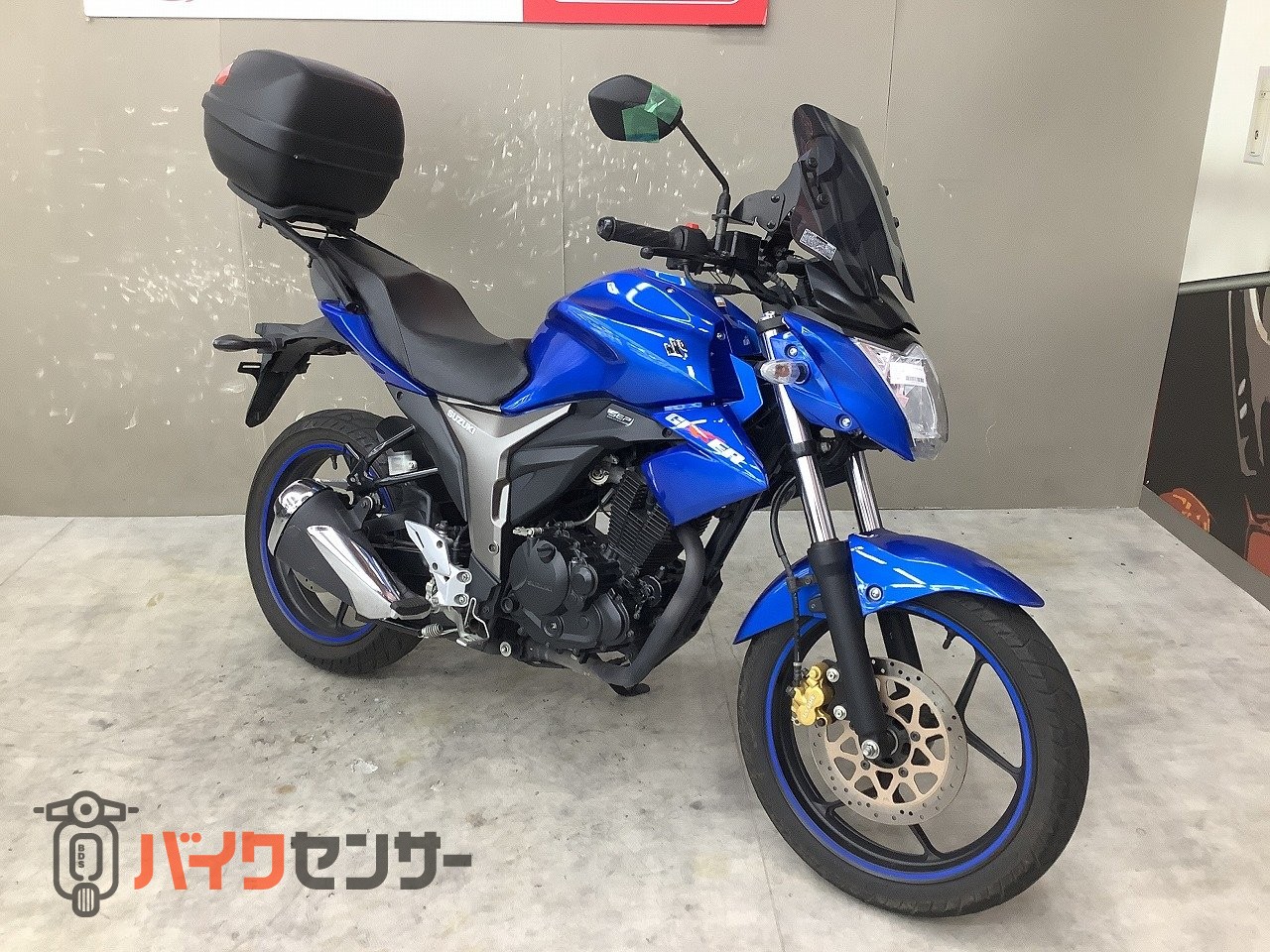 スズキ ジクサー150 リアボックス、スクリーン、USB装備 B693826| BDS