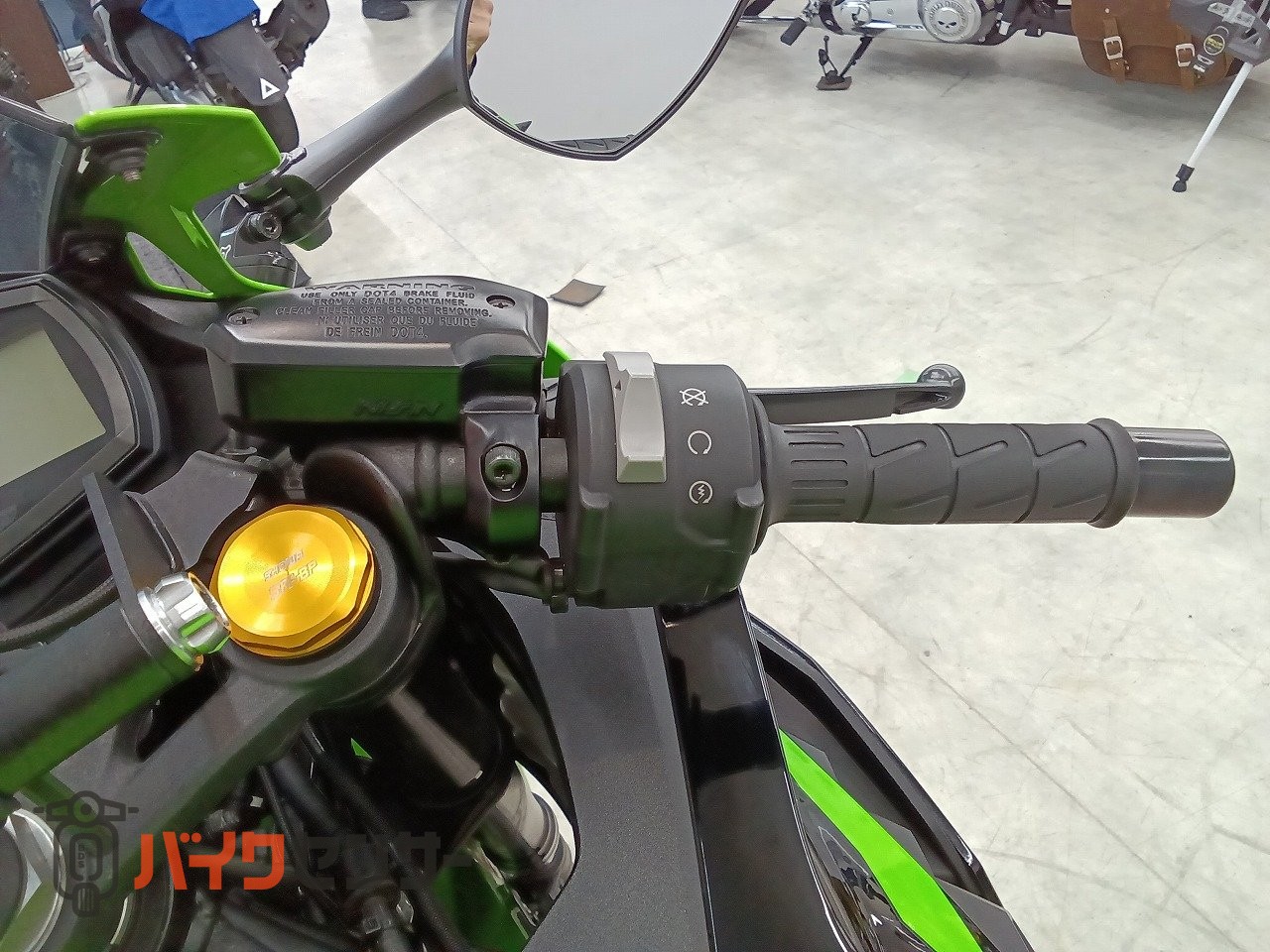 カワサキ Ninja ZX-25R SE 2022年モデル エンジンスライダー B694083