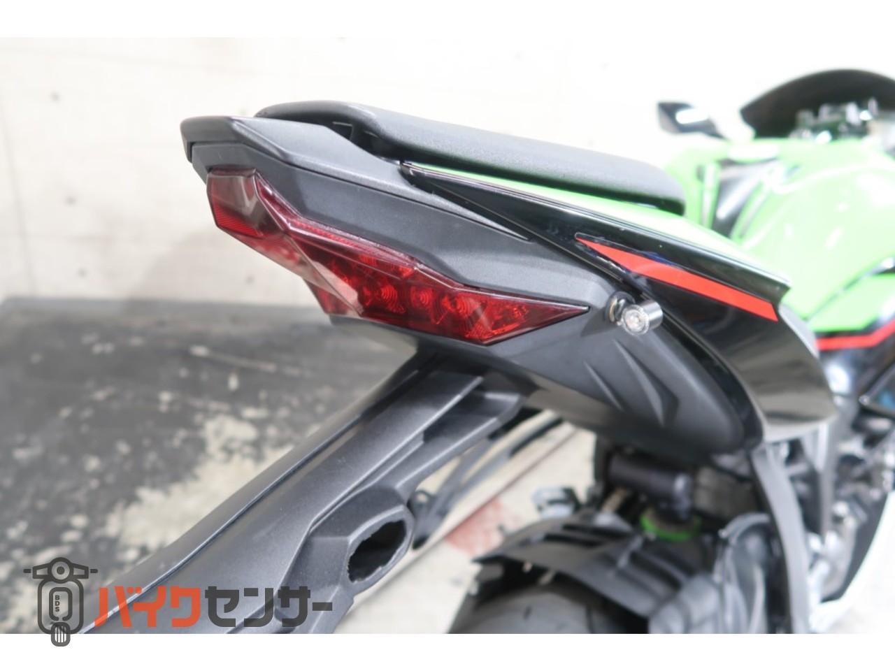 カワサキ Ninja ZX-6R ZX636G KRT EDITION スモークスクリーン 社外