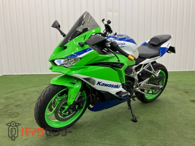 NINJA ZX-4RR Anniversary Edition グリップ