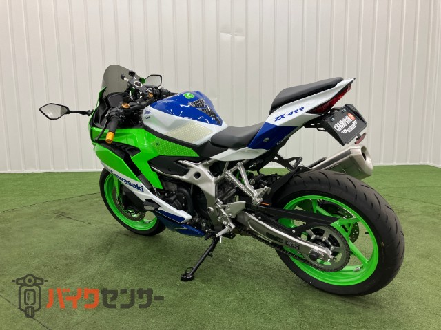 NINJA ZX-4RR Anniversary Edition グリップ
