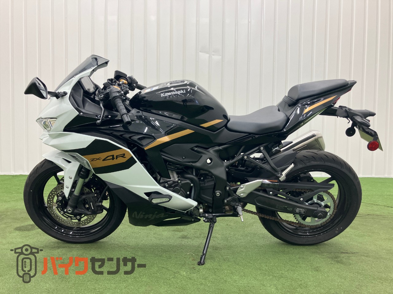 カワサキ Ninja ZX-4R SE 純正マフラー クイックシフター フレーム
