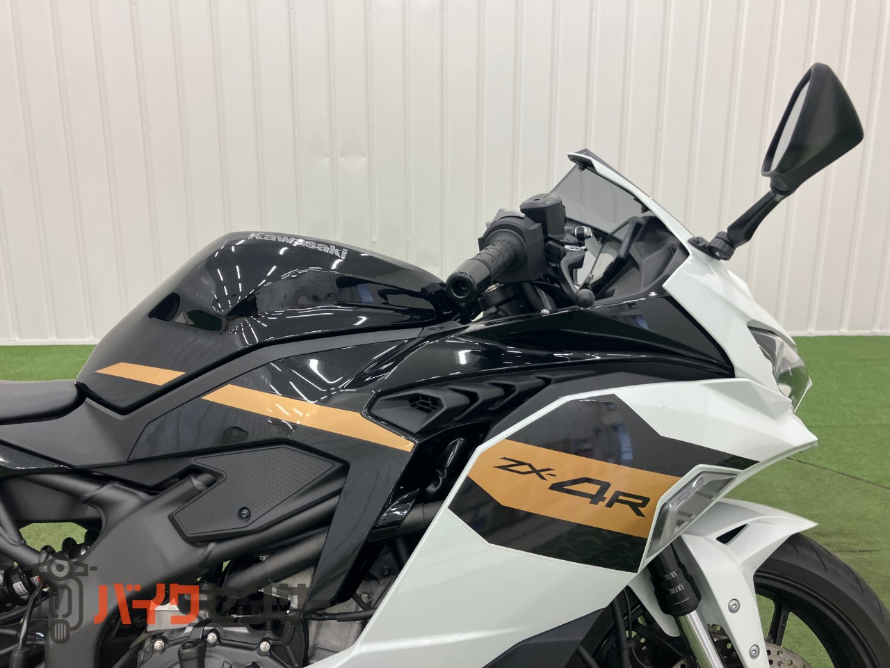 カワサキ Ninja ZX-4R SE 純正マフラー クイックシフター フレーム