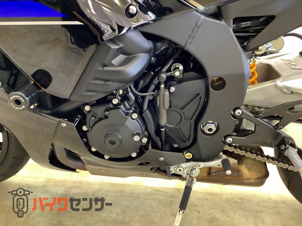 ヤマハ YZF-R1M【マルチバー・USB・エンジンスライダー装備】 B695003