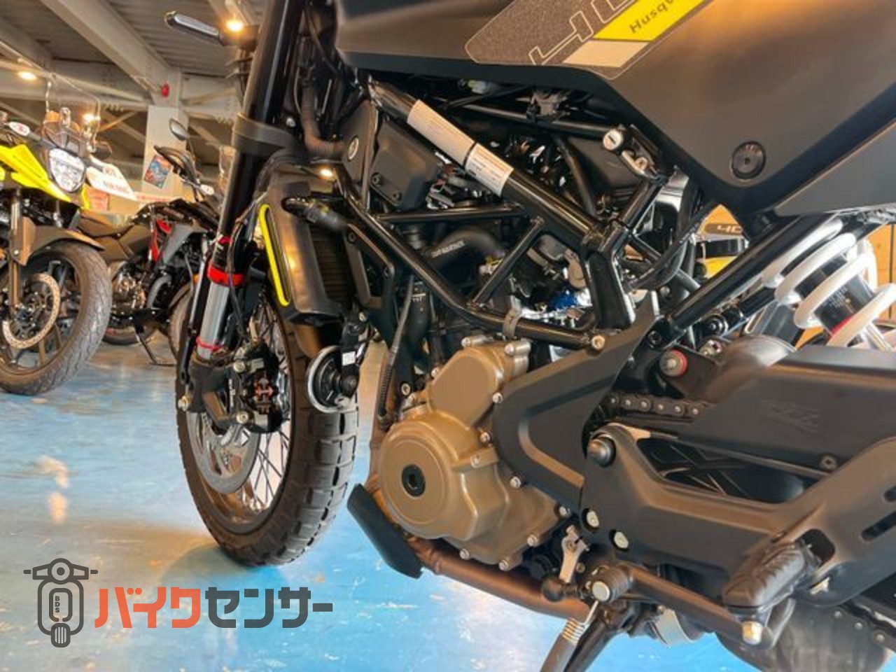 ハスクバーナ SVARTPILEN 401 前期モデル最終型 クイックシフター標準