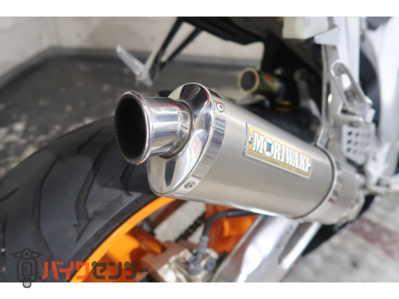 ホンダ CBR1000RR SC57後期 ETC モリワキマフラー グリップヒーター