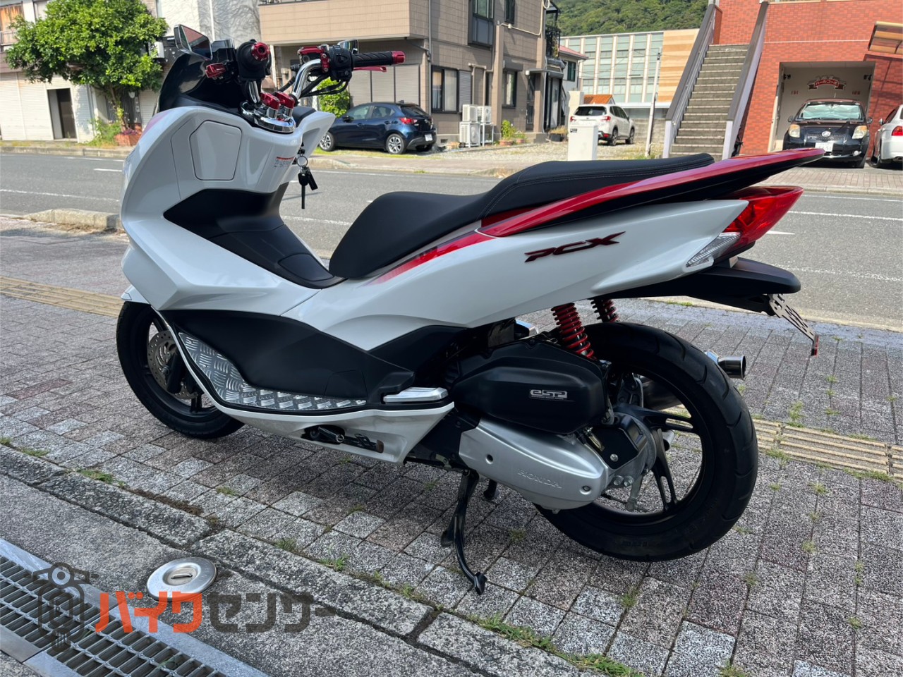 ホンダ PCX125 JF56モデル 2845km モリワキマフラーカスタム車 B696430