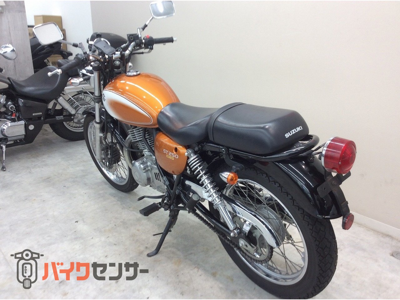 バイク、スズキ、SUZUKI ST250E ，NJ4CA、FIインジェクションモデル