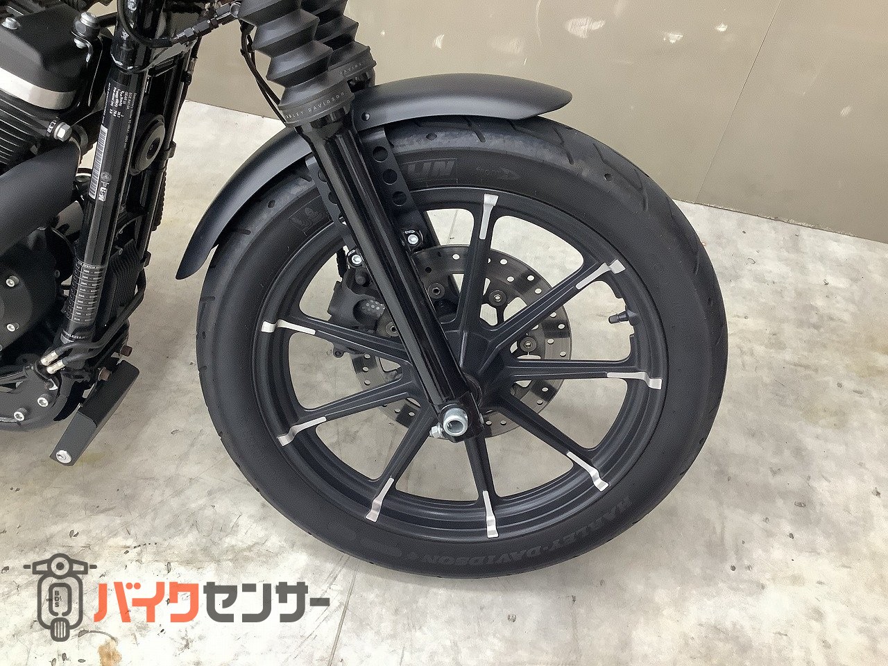 ハーレーダビッドソン Sportster 883 Iron [ XL883N ]VANCE&HINES