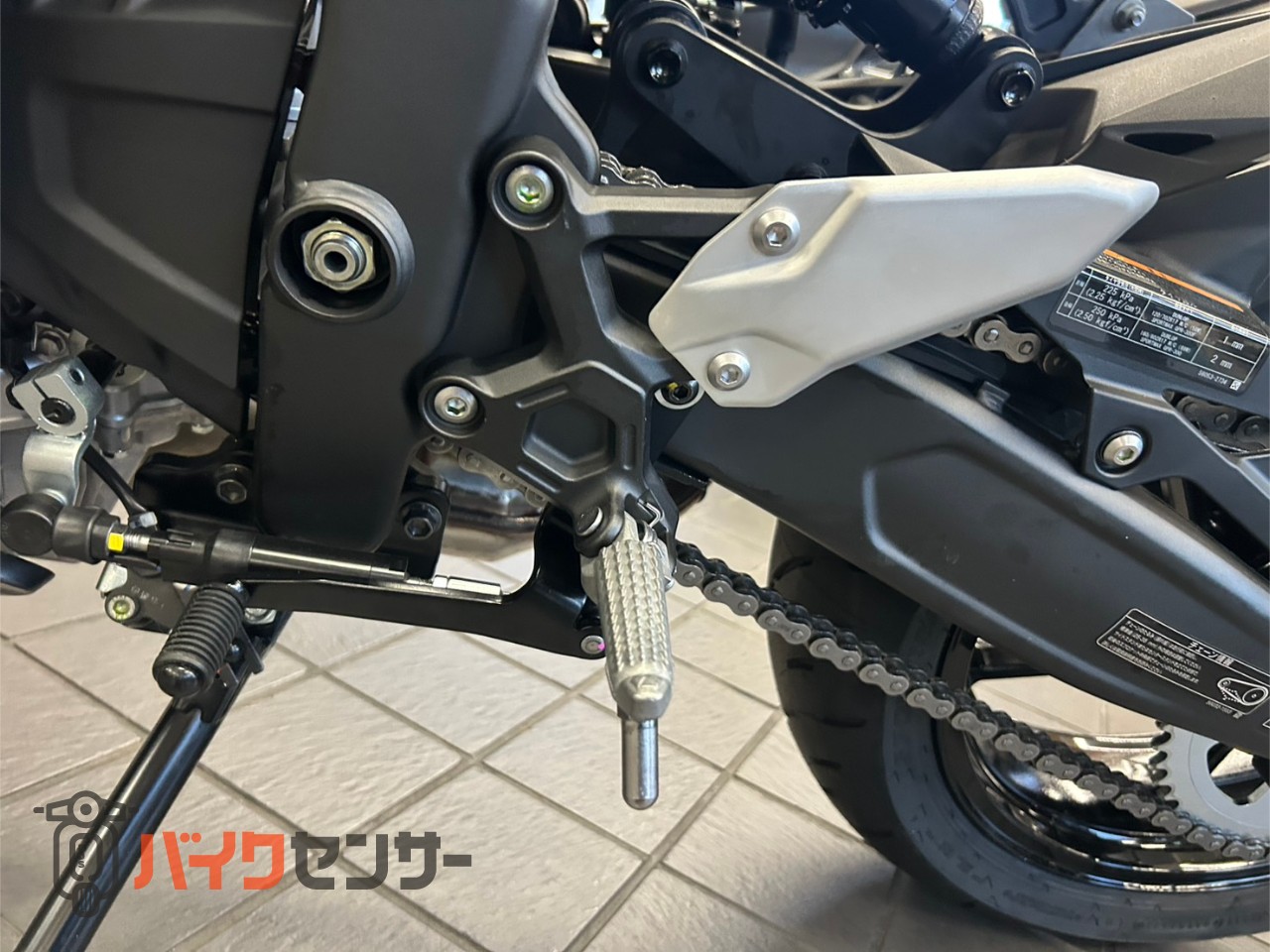 カワサキ Ninja ZX-4R SE 2027年モデル ギャラクシーシルバー クイック