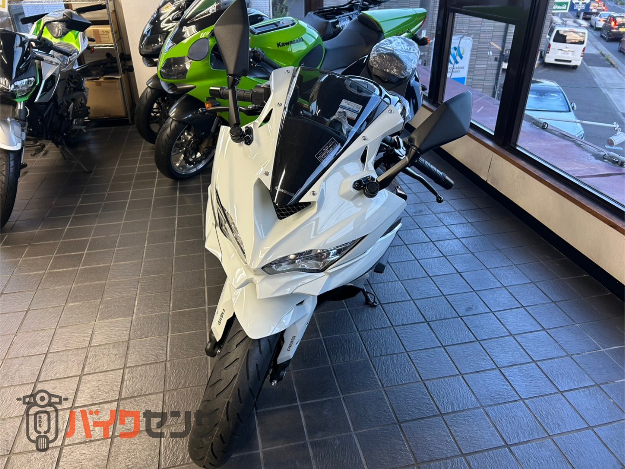 カワサキ Ninja ZX-4R SE 2026年式 ホワイト×ブラック クイック