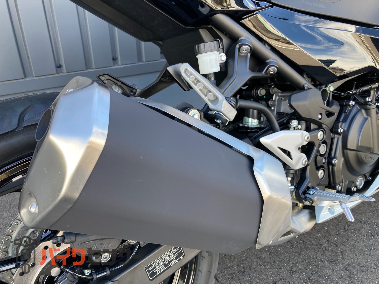 カワサキ Ninja250 2027年モデル ユニトラックリヤサスペンション 2灯
