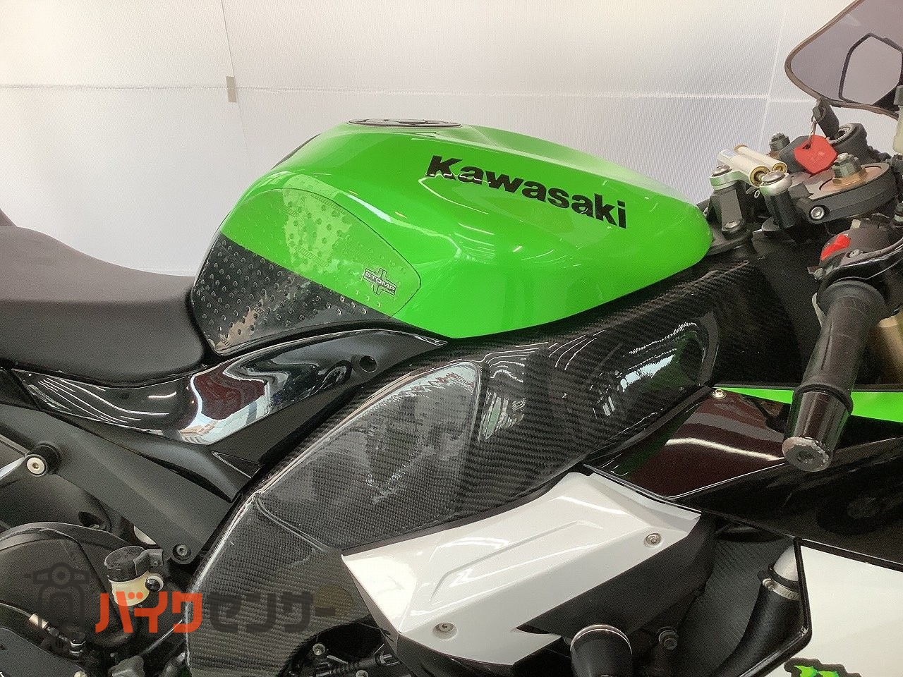 カワサキ Ninja ZX-10R カーボンカバー フェンダーレス エンジン