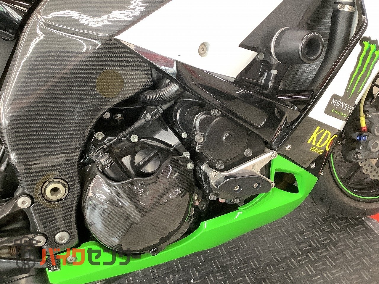 カワサキ Ninja ZX-10R カーボンカバー フェンダーレス エンジン
