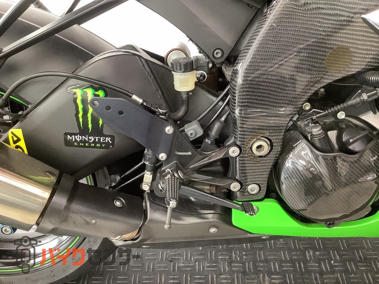 カワサキ Ninja ZX-10R カーボンカバー フェンダーレス エンジン