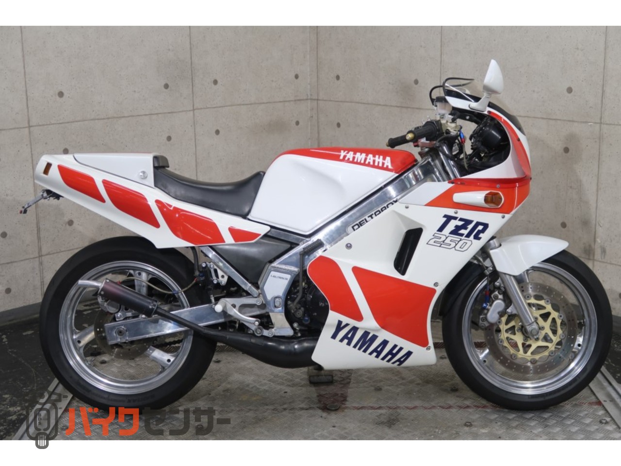 ヤマハ TZR250 絶版車両 2サイクルエンジン 78847 B698611| BDSバイク