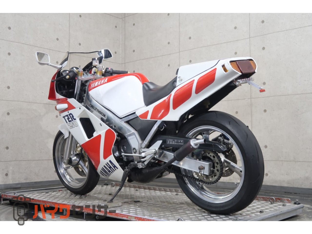 ヤマハ TZR250 絶版車両 2サイクルエンジン 78847 B698611| BDSバイク