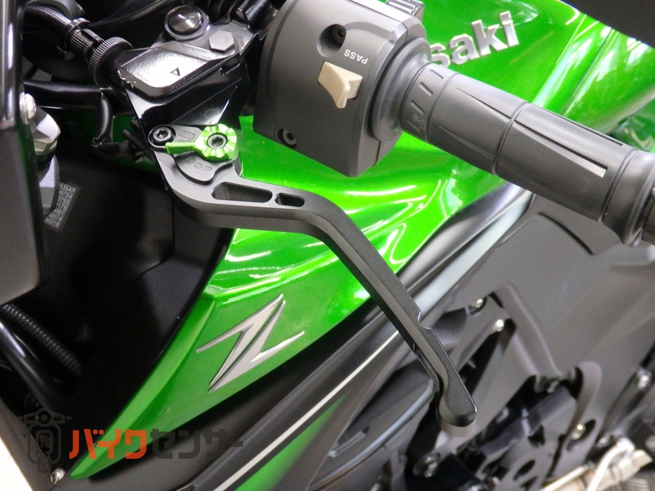 カワサキ Z1000 ZXT00W 2018年モデル オーリンズ製リアサス