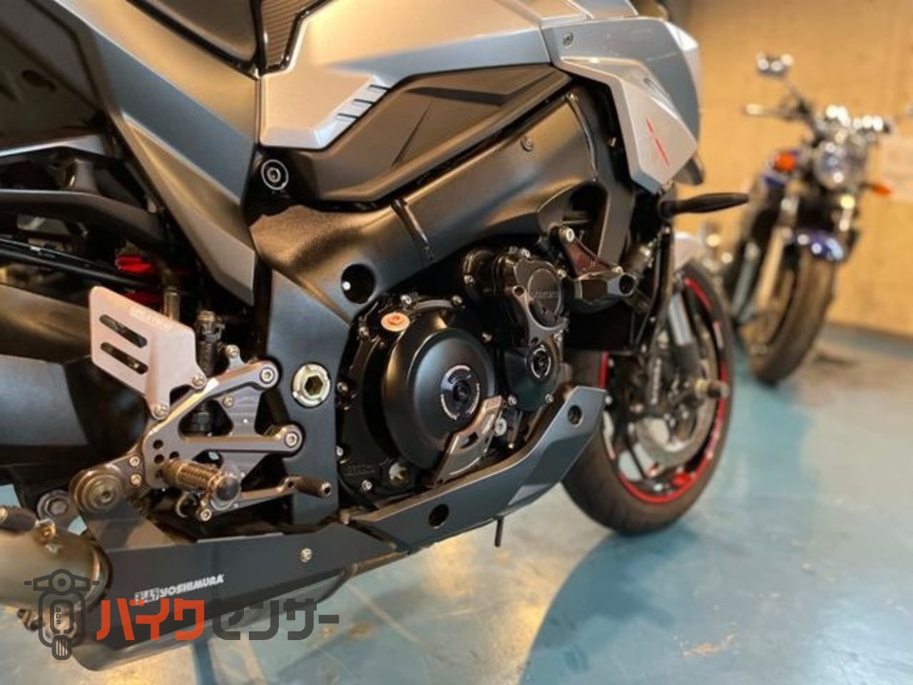 スズキ KATANA YOSHIMURAバナナサイレンサー バックステップ