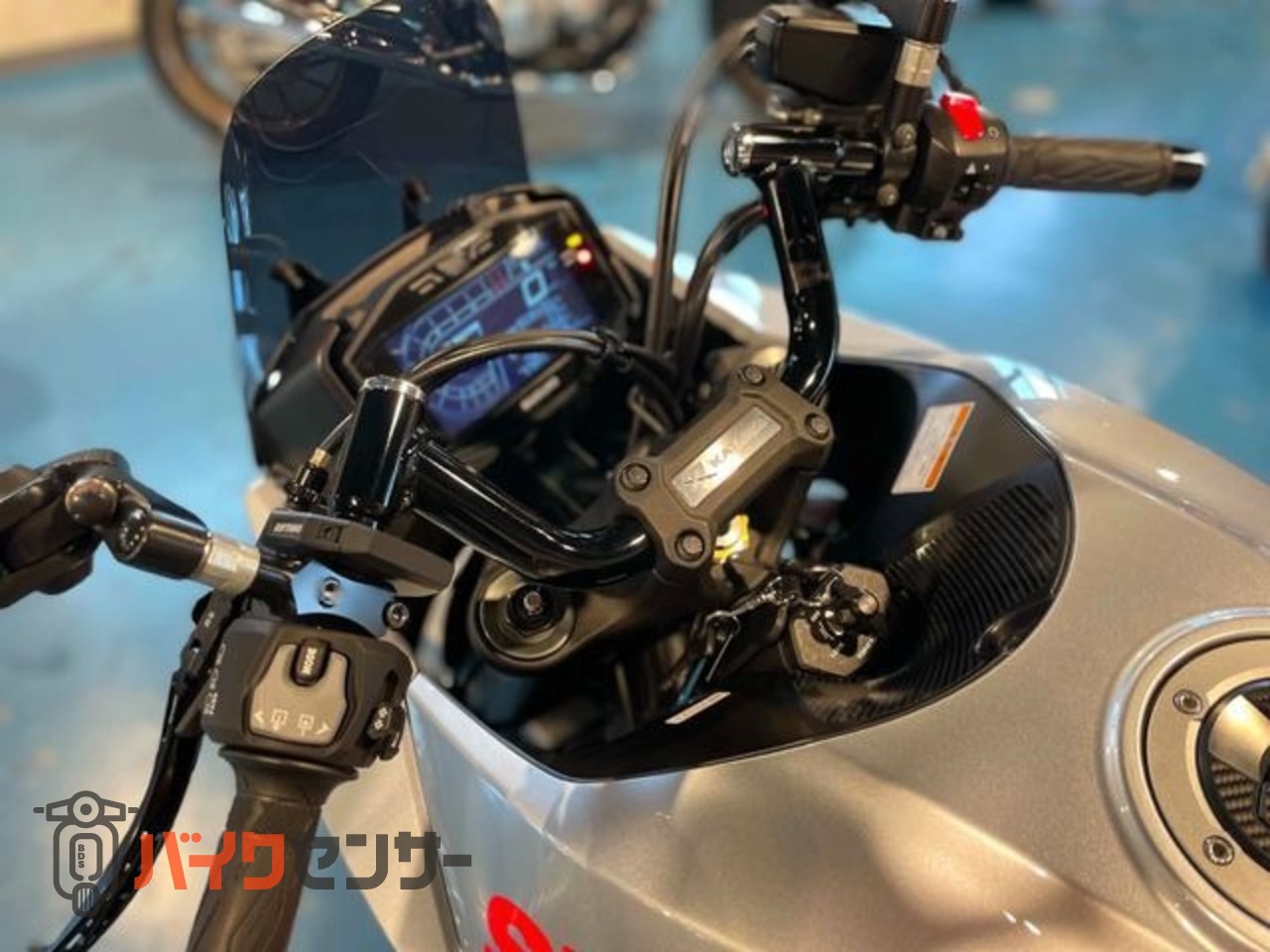 スズキ KATANA YOSHIMURAバナナサイレンサー バックステップ