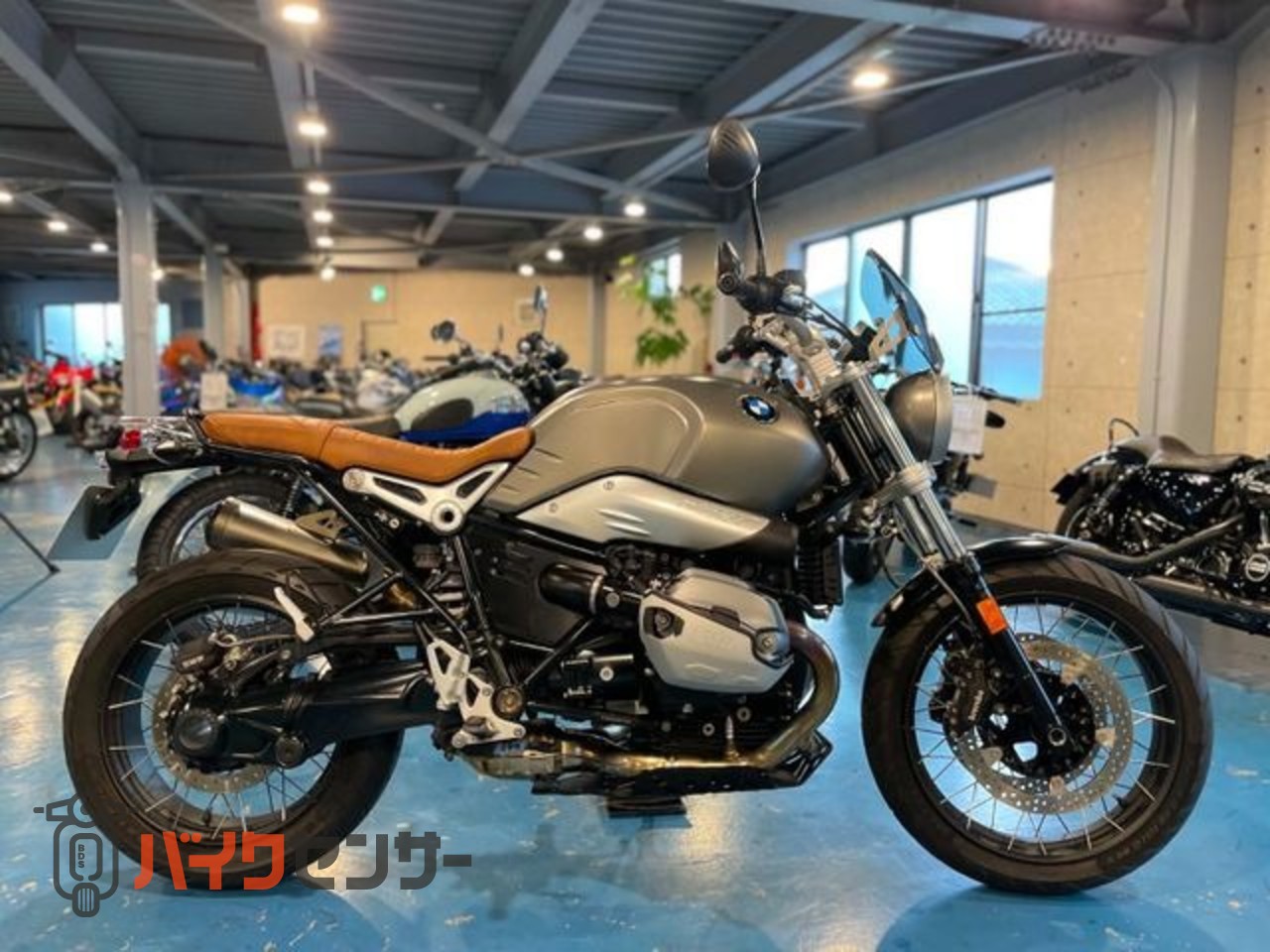 BMW R nineT Scrambler 純正オプションAKRAPOVICマフラー チューブレス