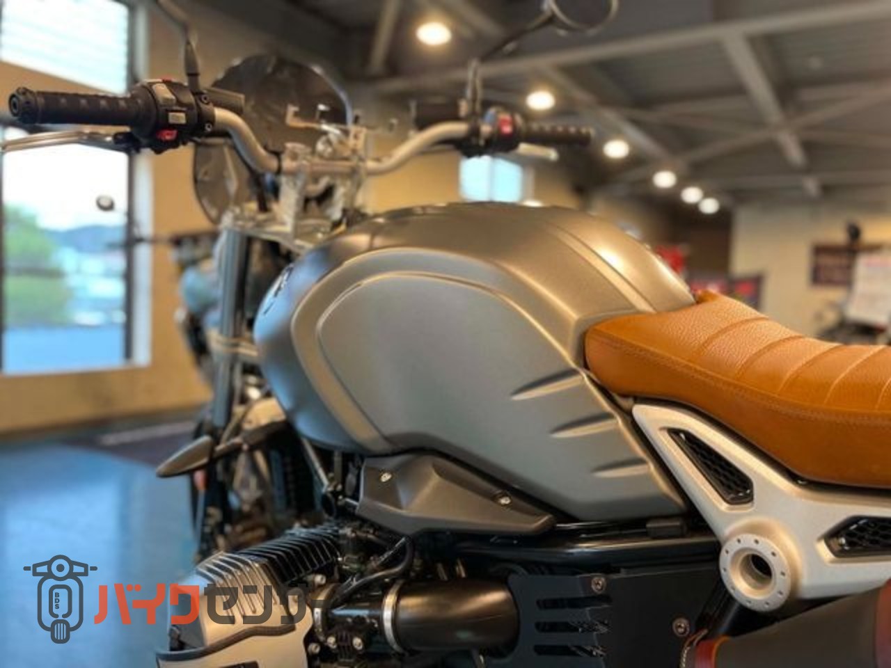 BMW R nineT Scrambler 純正オプションAKRAPOVICマフラー チューブレス