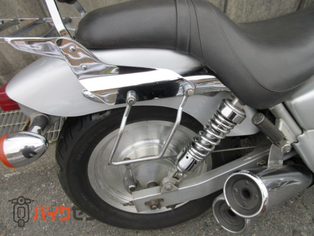 ホンダ マグナ250 シルバー バックレスト付き サイドバッグサポート
