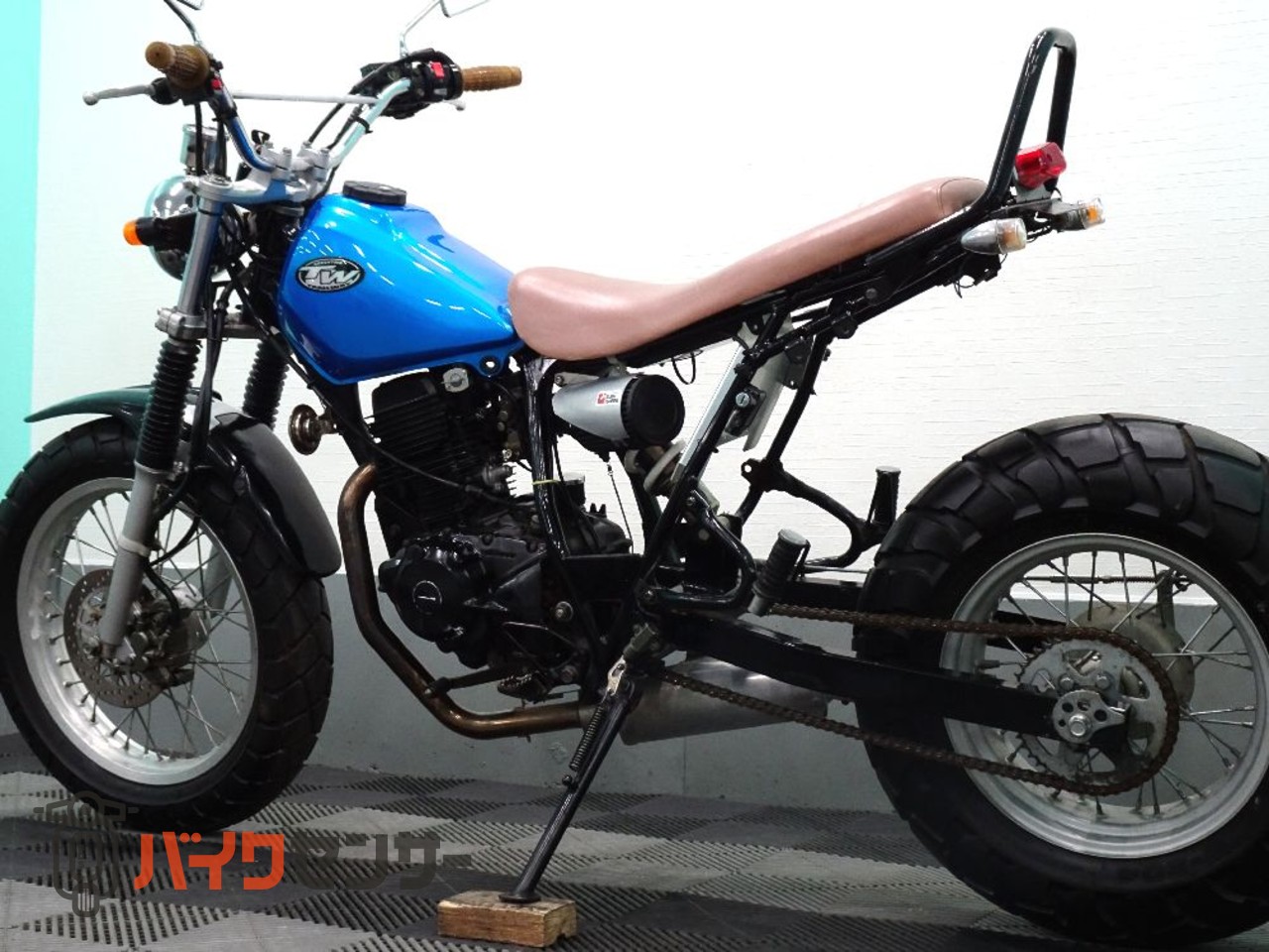 ヤマハ TW200-2 これが王道のカスタム！マフラー・ロンスイ・スカ