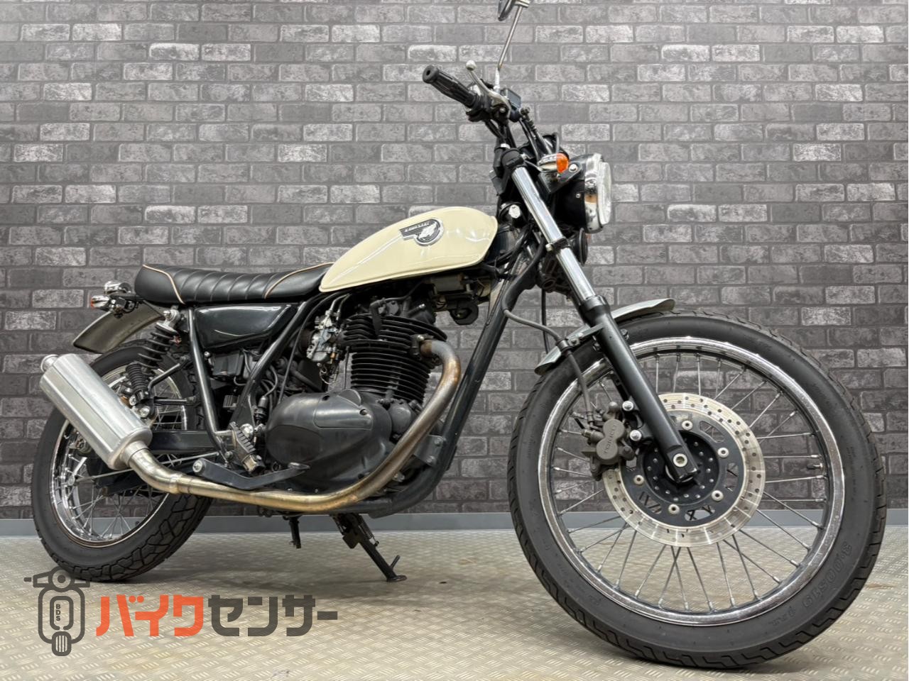 カワサキ 250TR 社外マフラー カスタムハンドル シート Rフェンダー