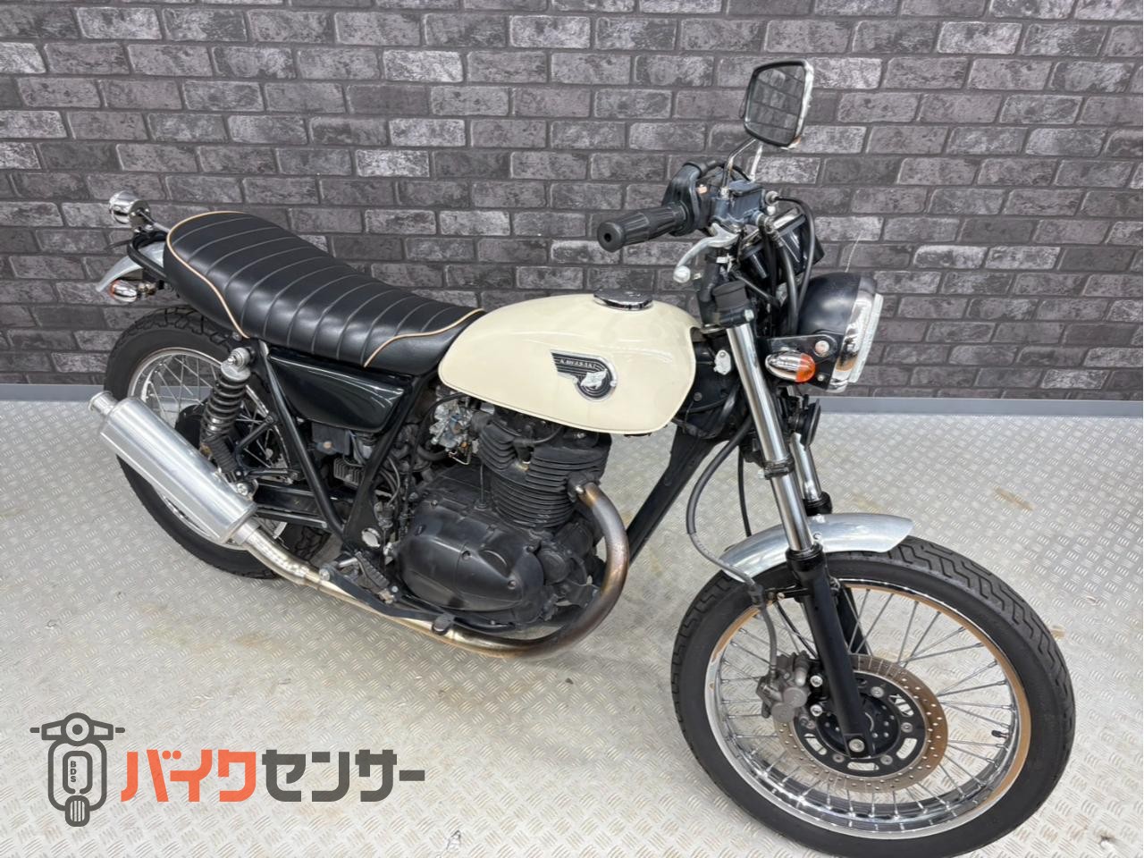 カワサキ 250TR 社外マフラー カスタムハンドル シート Rフェンダー