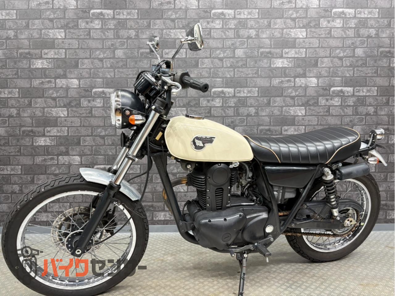 カワサキ 250TR 社外マフラー カスタムハンドル シート Rフェンダー