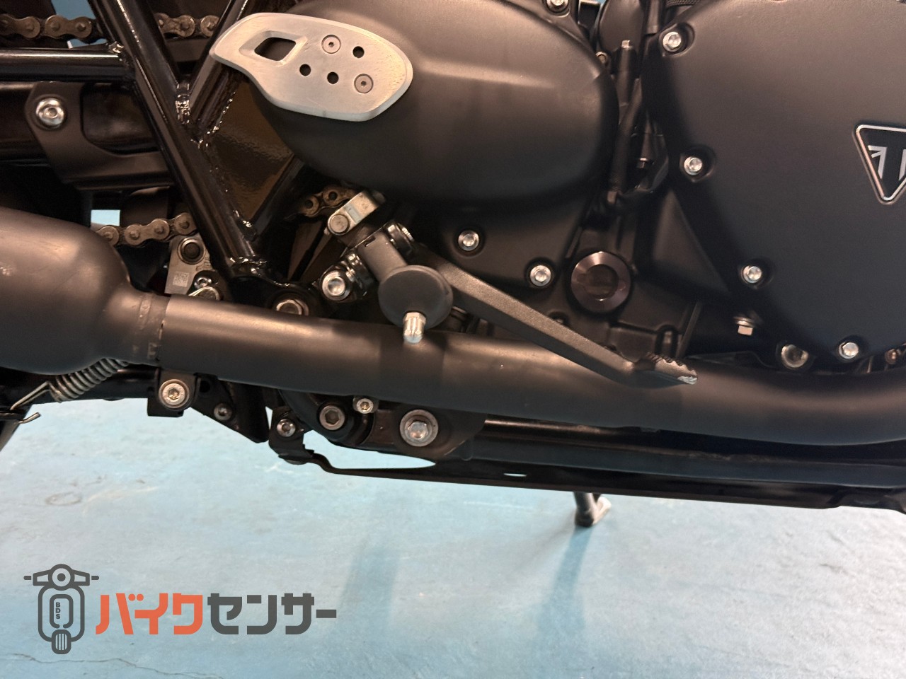 トライアンフ ボンネビルT120 ブラック オプションFOXリアサス