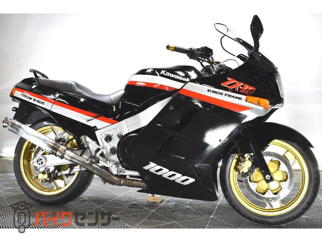 カワサキ ZX-10！！ 超低走行の実走行車！！ 希少！！ 車検付きで即納